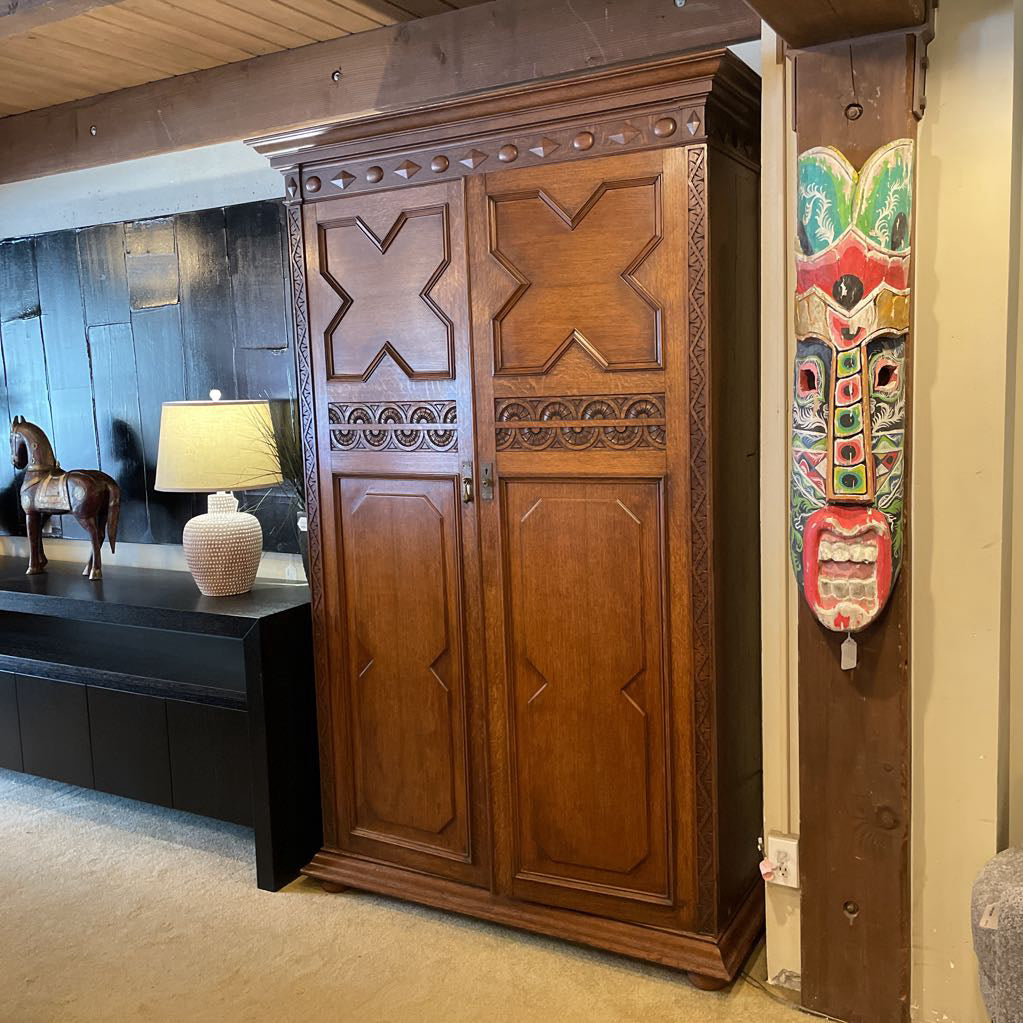 Edwardian Armoire w Carved Floral Motif Doors & Interior Drawers C CABINETS
