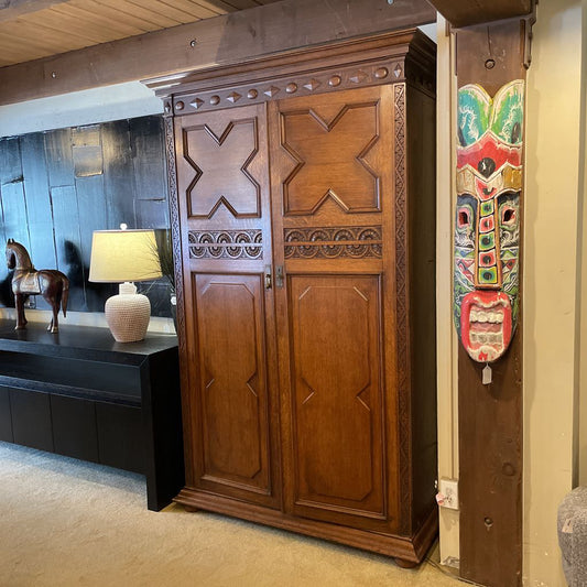 Edwardian Armoire w Carved Floral Motif Doors & Interior Drawers C CABINETS