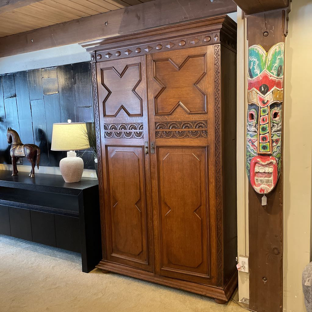 Edwardian Armoire w Carved Floral Motif Doors & Interior Drawers C CABINETS