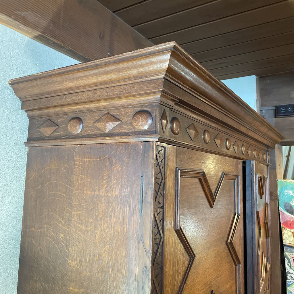 Edwardian Armoire w Carved Floral Motif Doors & Interior Drawers C CABINETS