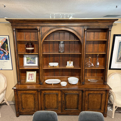Henredon Cherry Wood Hutch w/ 4 Doors