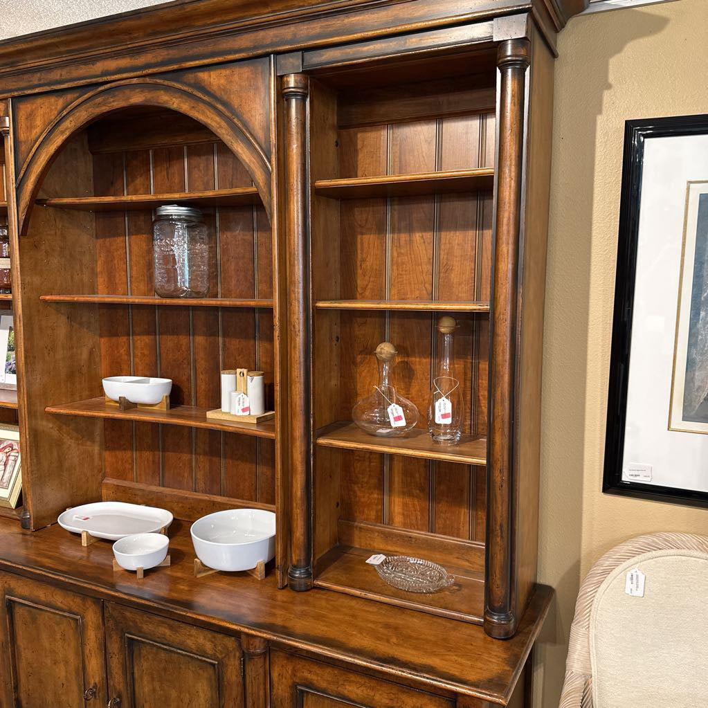 Henredon Cherry Wood Hutch w/ 4 Doors
