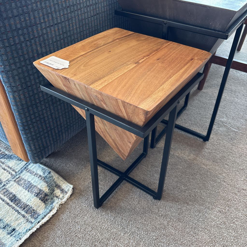 Natural Triangle Cube Side Tabl
