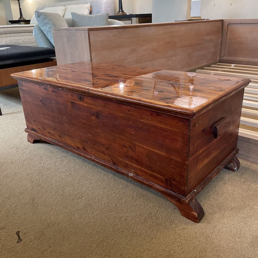 Red Cedar High Lacquer Trunk
