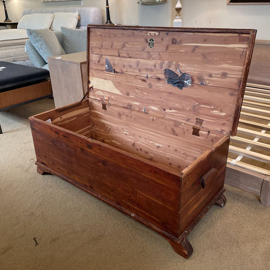 Red Cedar High Lacquer Trunk