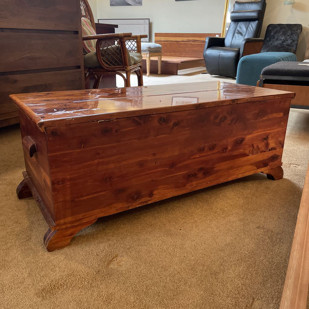 Red Cedar High Lacquer Trunk