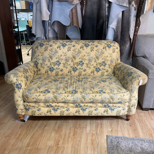 Rowe Butter Yellow & Blue Flower Loveseat U LOVESEATS