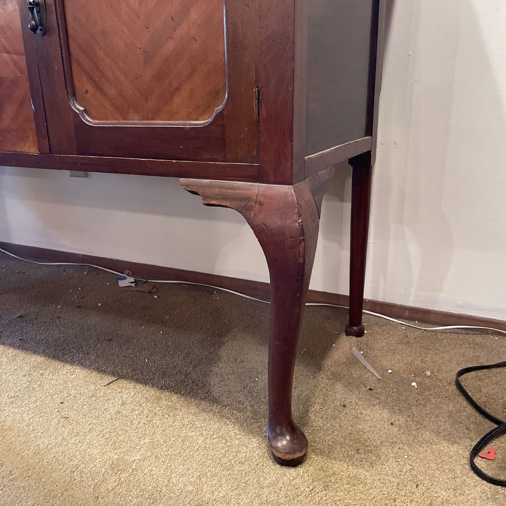 Bookmatched Front 2 Drawer 2 Door w/Mirror Cabriole Legs C SIDEBOARDS