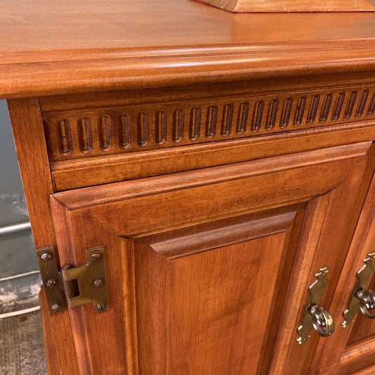 Classic Side Table Cabinet C SIDE TABLES