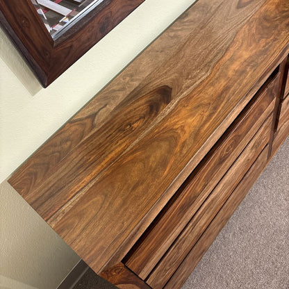 Deighton Lowboy