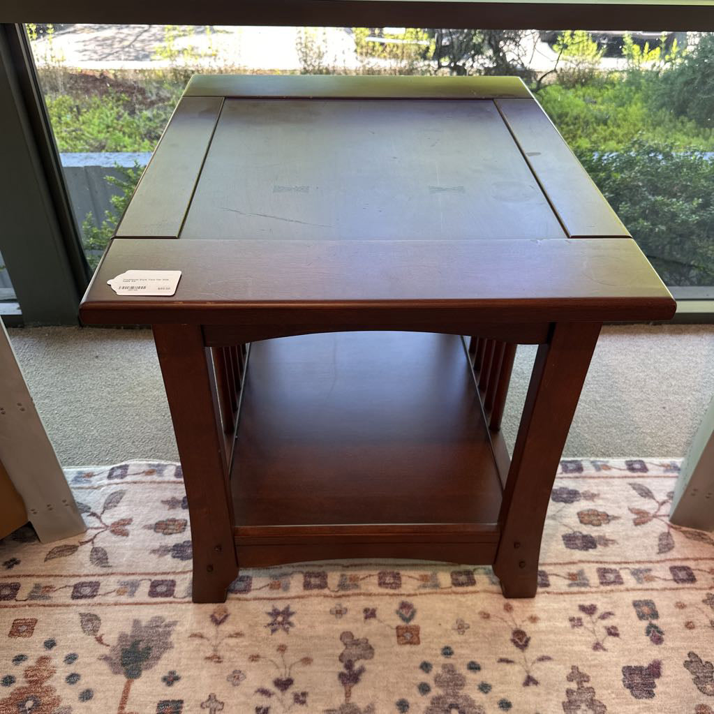 Traditional Style Two-Tier Side Table C SIDE TABLES