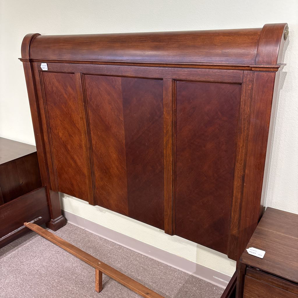 Traditional Queen Sleigh Bed