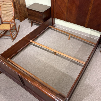 Traditional Queen Sleigh Bed