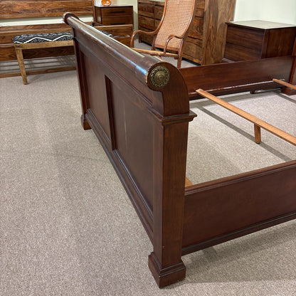 Traditional Queen Sleigh Bed