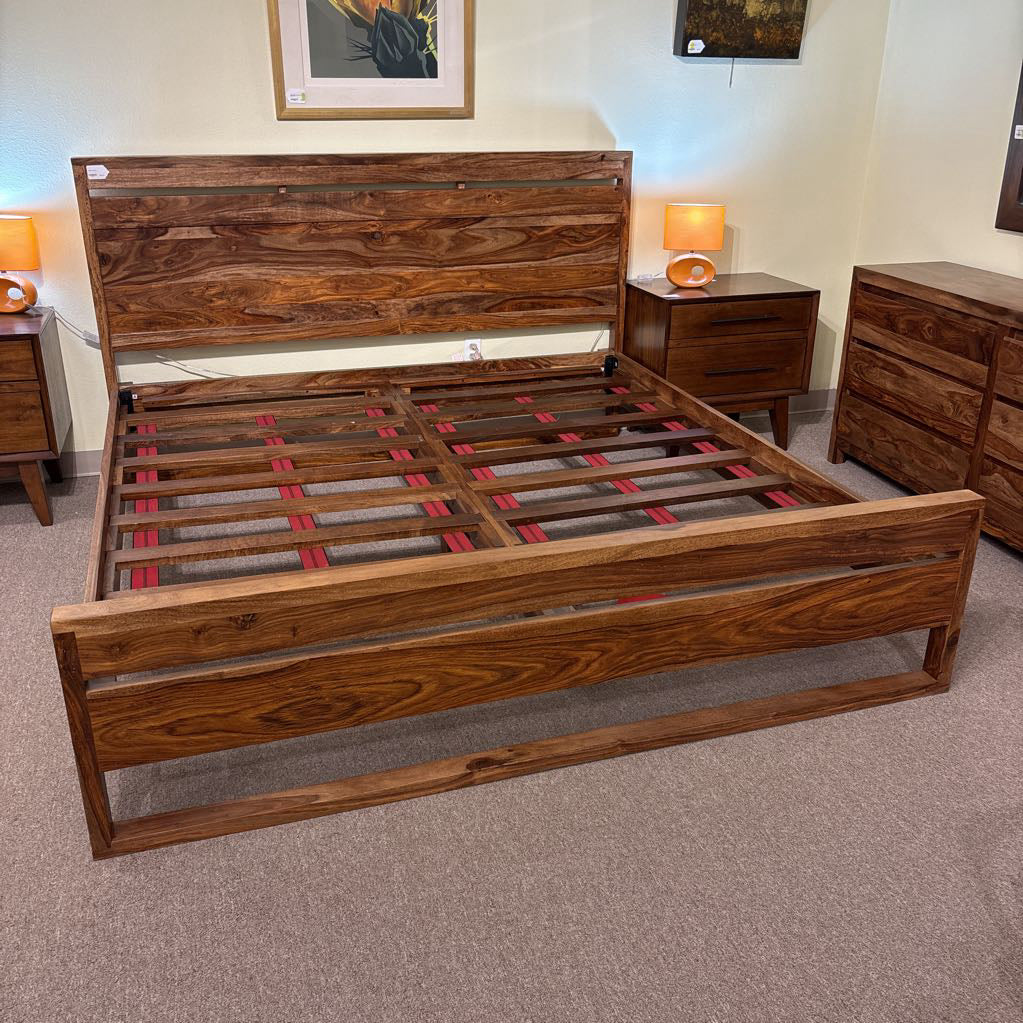 Deighton King Bed