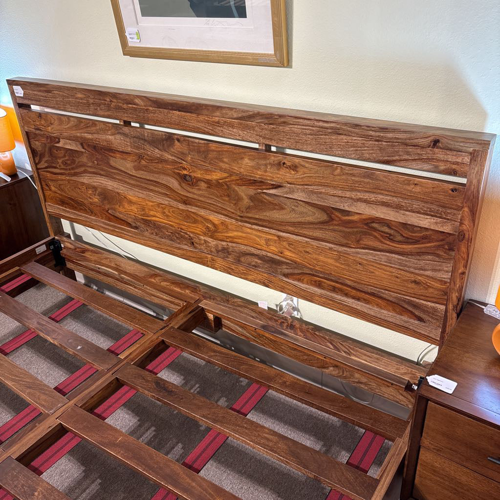 Deighton King Bed