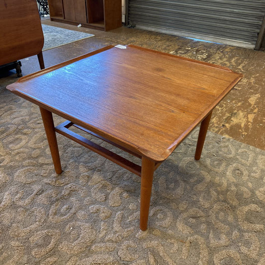MC Style 2-Tier Teak Sidetable Made By Kubus C SIDE TABLES