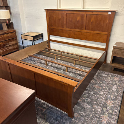 Solid Wood King Bedframe C BED FRAMES
