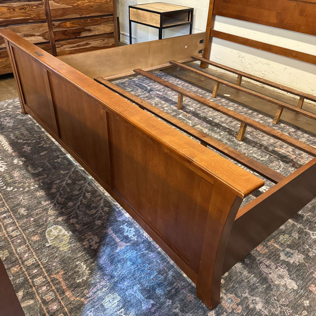 Solid Wood King Bedframe C BED FRAMES