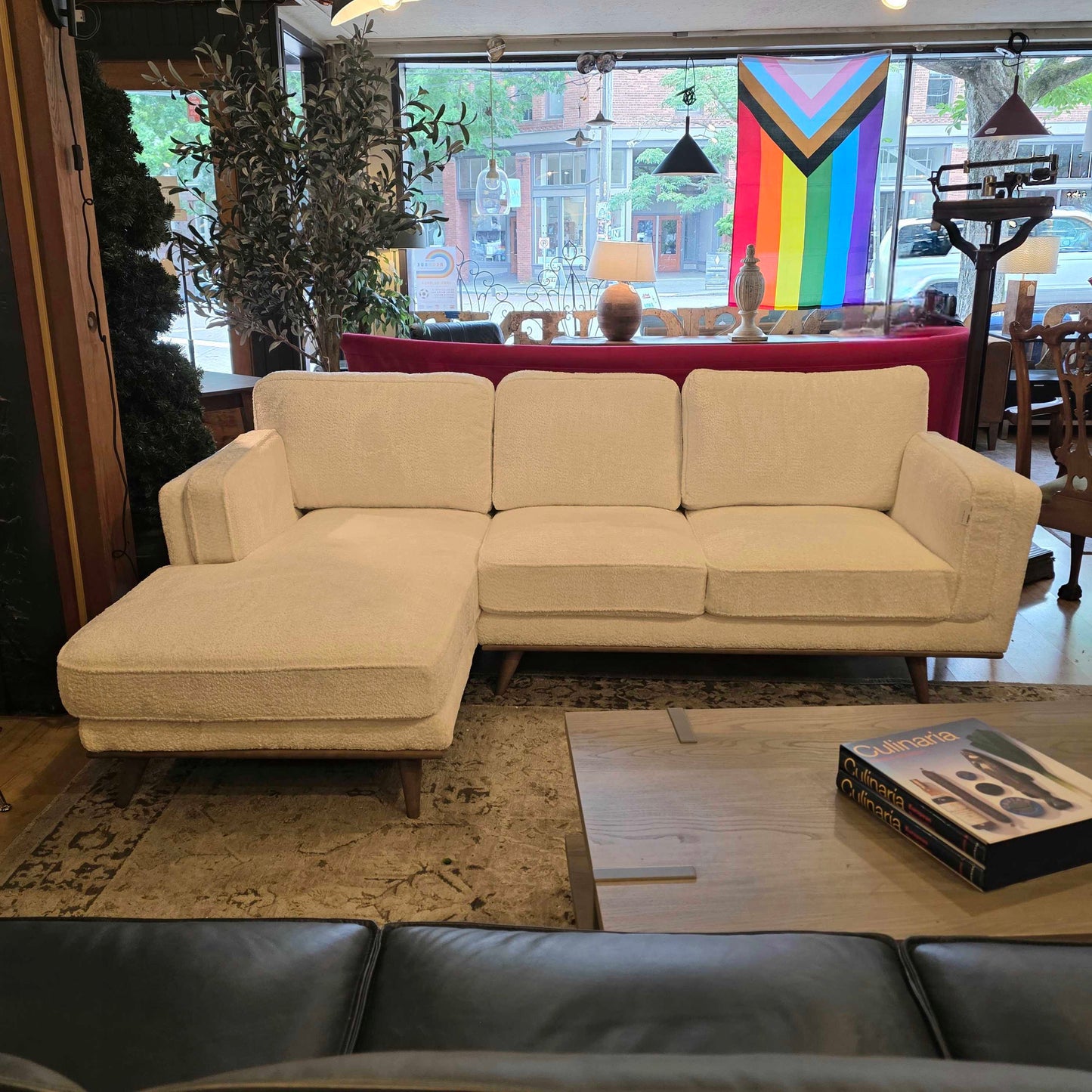 Ivory LAF Chaise Sect