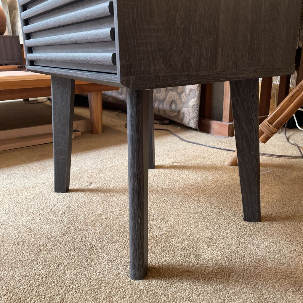 MC Style Grey Wash Slatted Drawer Nightstand