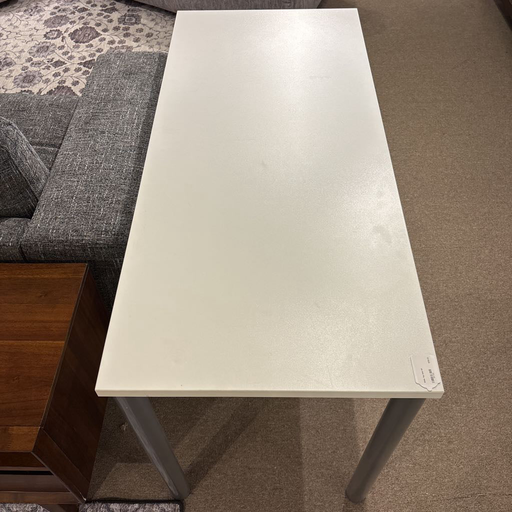 White Top Desk C DESKS
