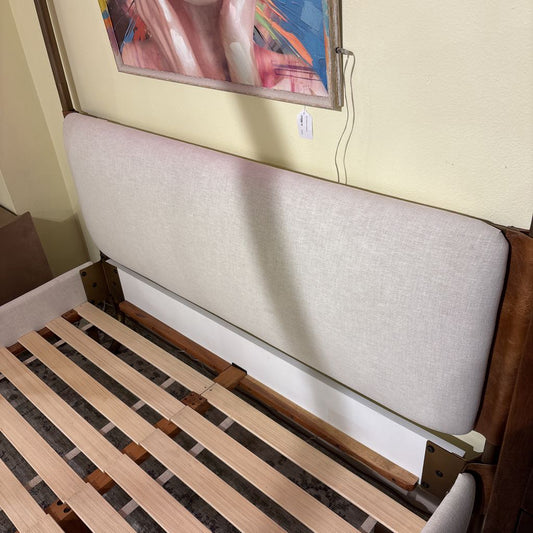 Crate & Barrel Gracia Canopy Bed Frame Queen C BED FRAMES