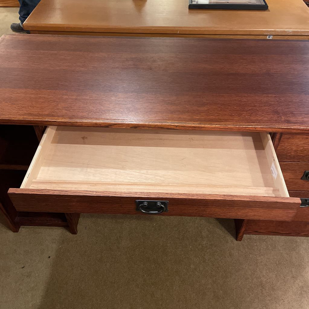 Craftsmen Style 4 Drawer Desk