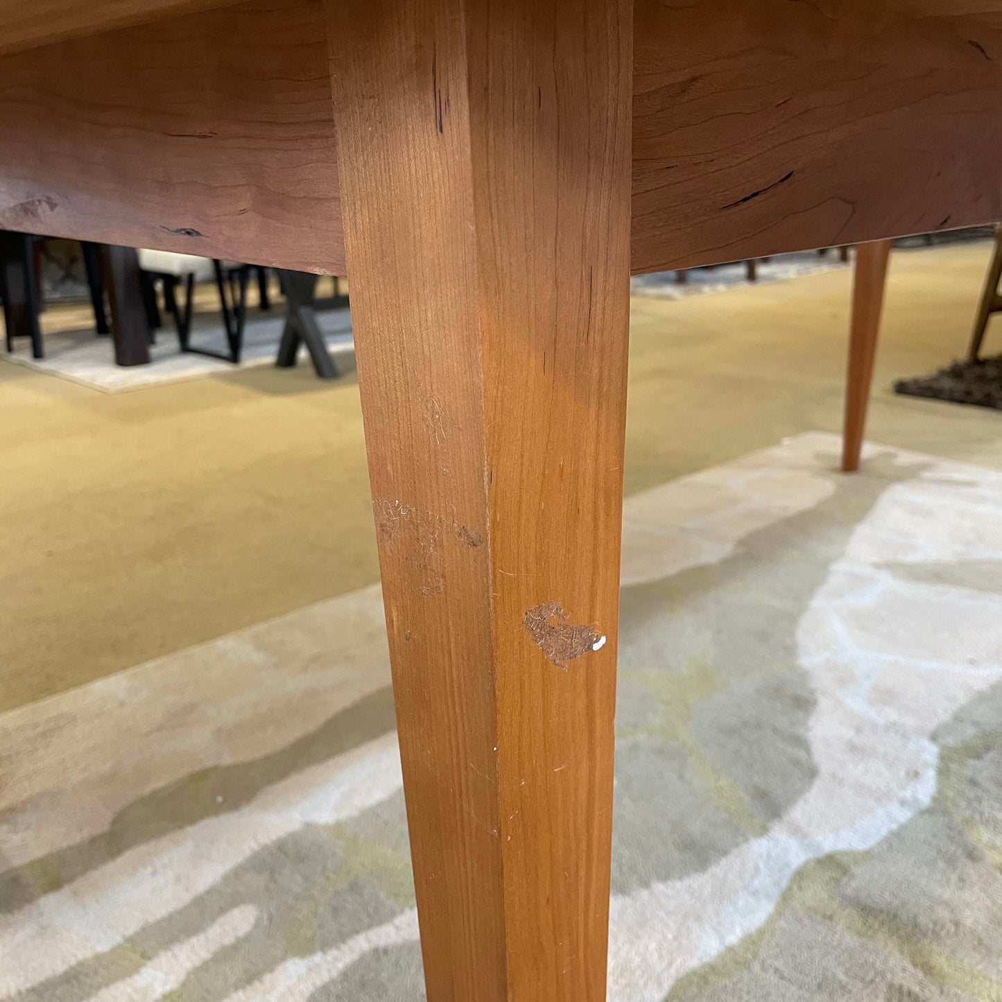 R & B Cherry Round Expanding Dining Table