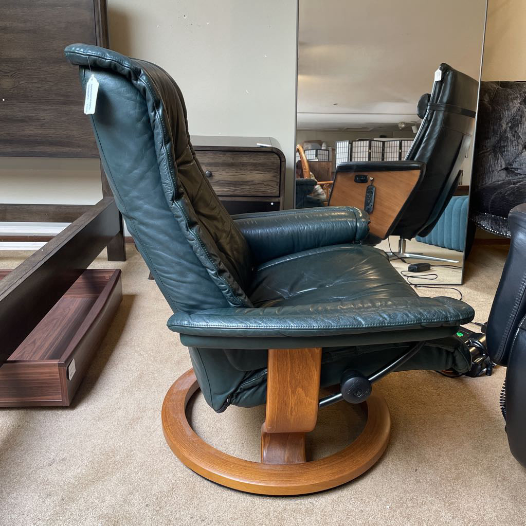 Evergreen Stressless Recliner Chair & Ottoman w/Tufting U ACCENT CHAIRS
