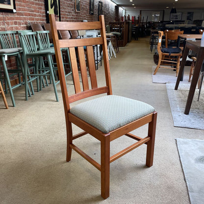 Amana Cherry Dining Table and Chairs SET