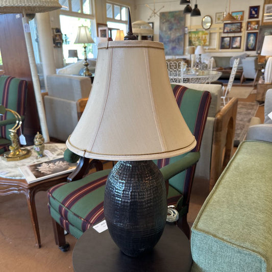 Hammered Oval Base Table Lamp LAMPS