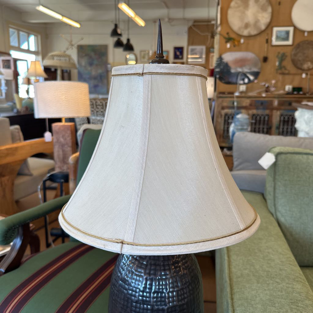 Hammered Oval Base Table Lamp LAMPS