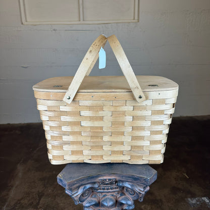 Peterboro Picnic Basket UNIQUE FINDS