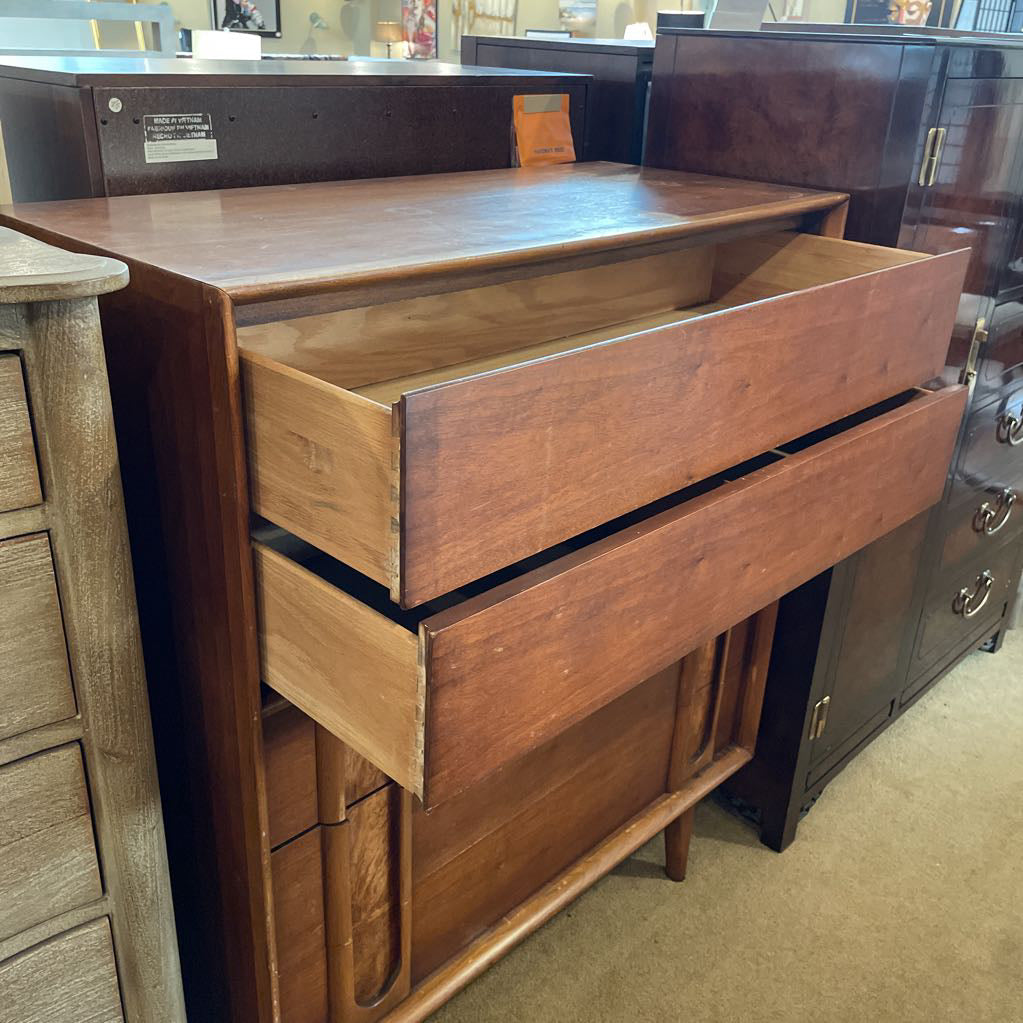 Lane Vintage Walnut and Burlwood Five Drawer Dresser