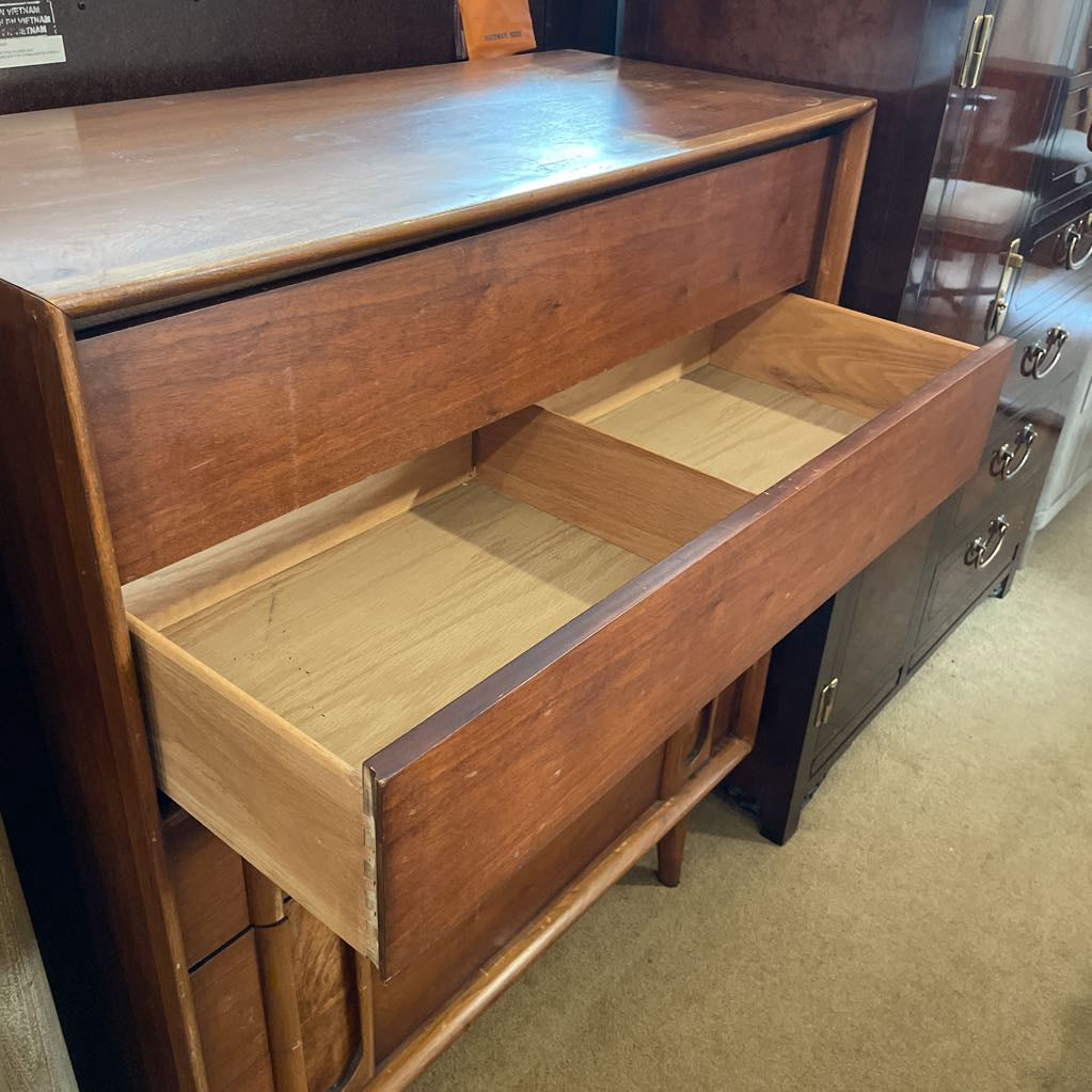 Lane Vintage Walnut and Burlwood Five Drawer Dresser