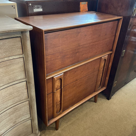 Lane Vintage Walnut and Burlwood Five Drawer Dresser
