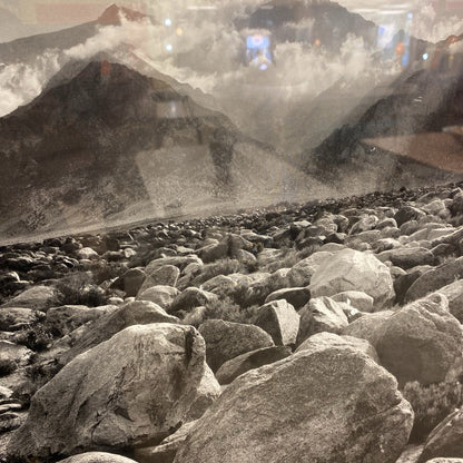 Black & White Mountains & Rocks Pic ART