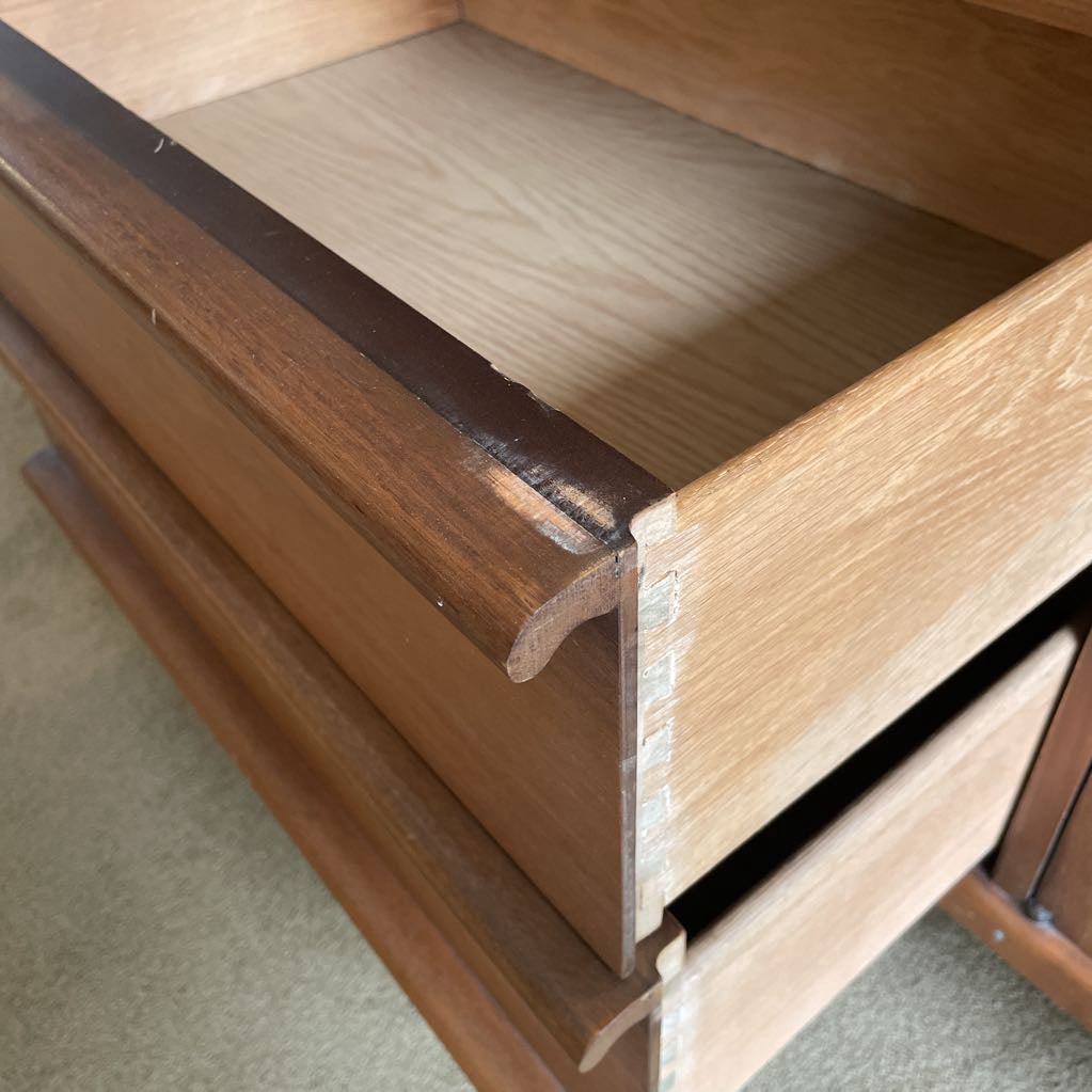 LANE Rythm Walnut 9 Drawer Dresser C LOWBOYS