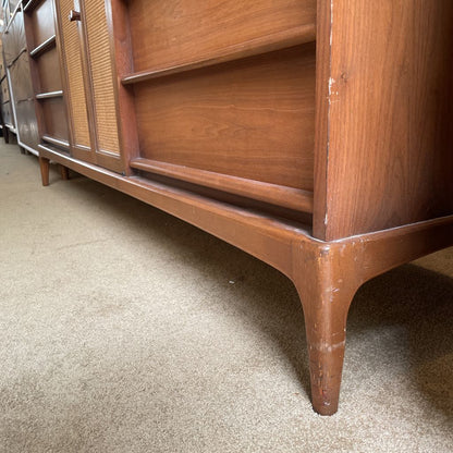 LANE Rythm Walnut 9 Drawer Dresser C LOWBOYS