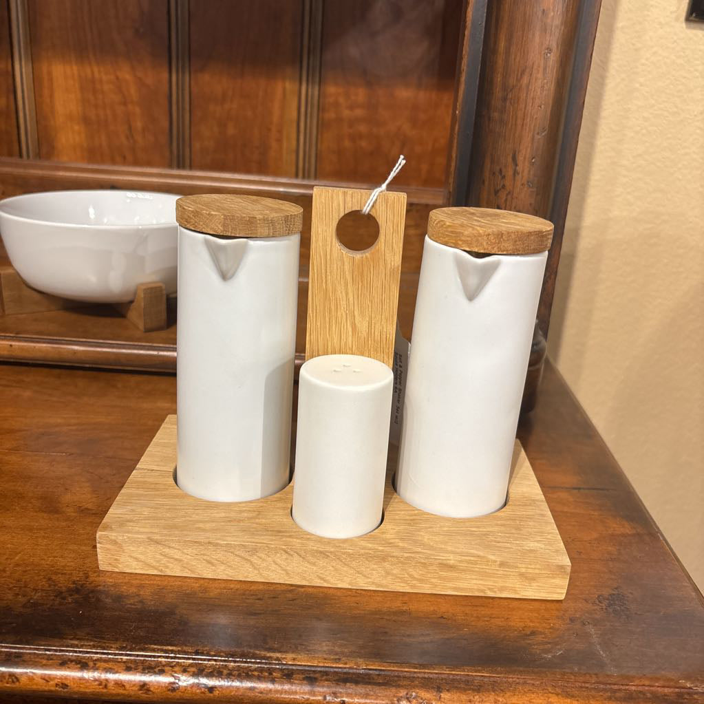Salt & Pepper Shaker Set w/2 Sauce Holders