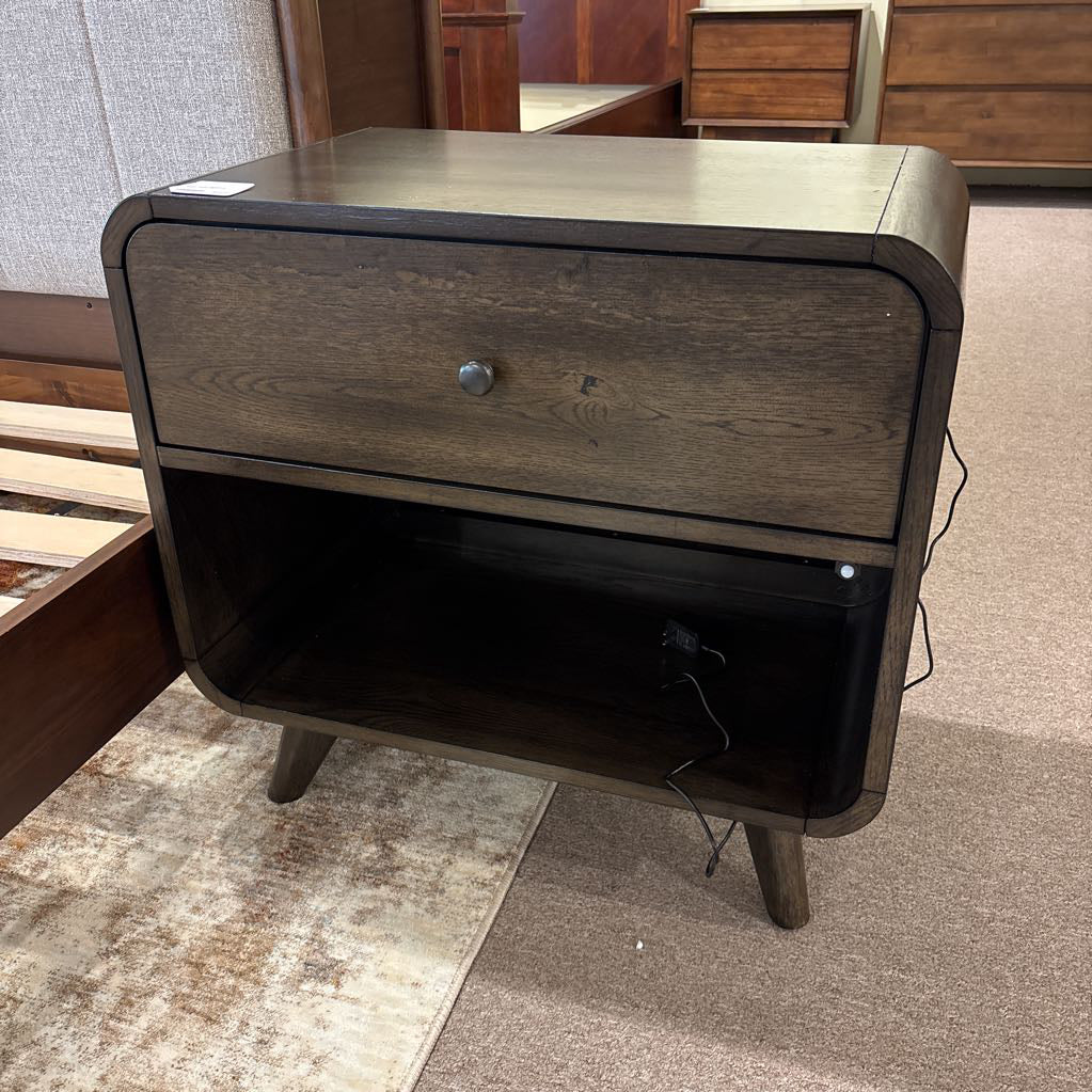 Regina Walnut Nightstand C NIGHTSTANDS