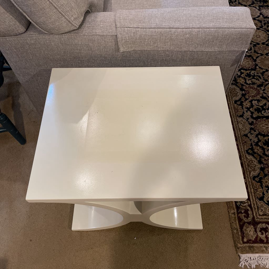 Bernhardt White Curvy x Base End Table AS IS C SIDE TABLES