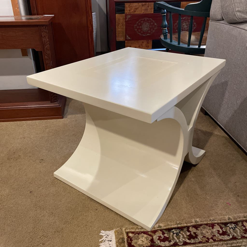 Bernhardt White Curvy x Base End Table AS IS C SIDE TABLES