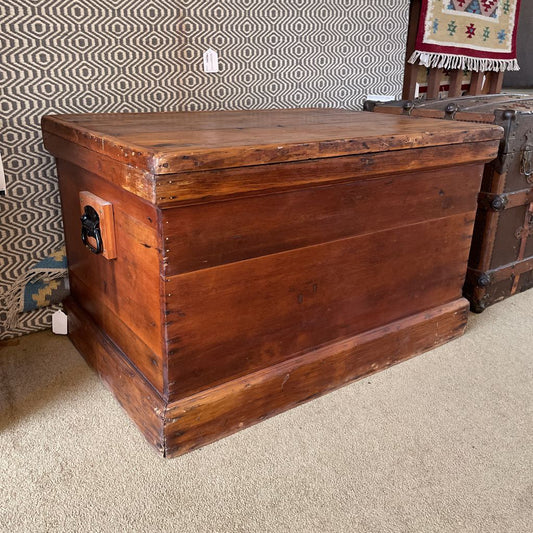 Pine Plank Blanket Chest w Black Handles