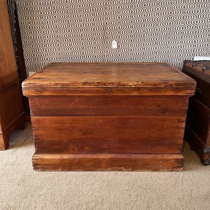 Pine Plank Blanket Chest w Black Handles