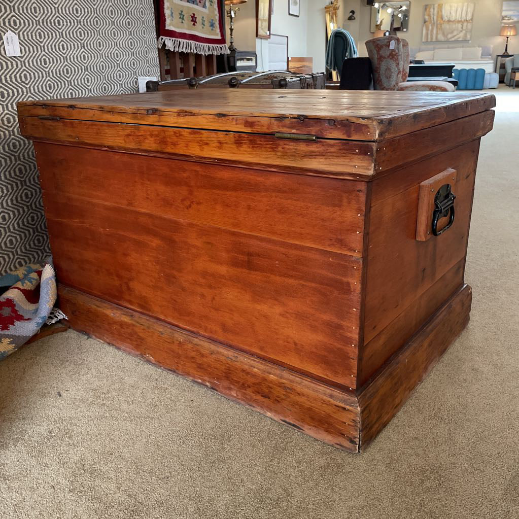 Pine Plank Blanket Chest w Black Handles