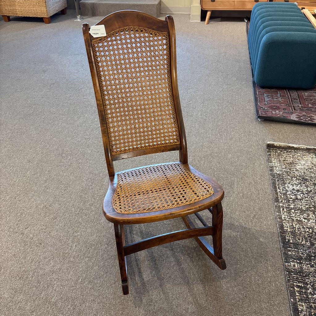 Small Wicker Rocker U ACCENT CHAIRS