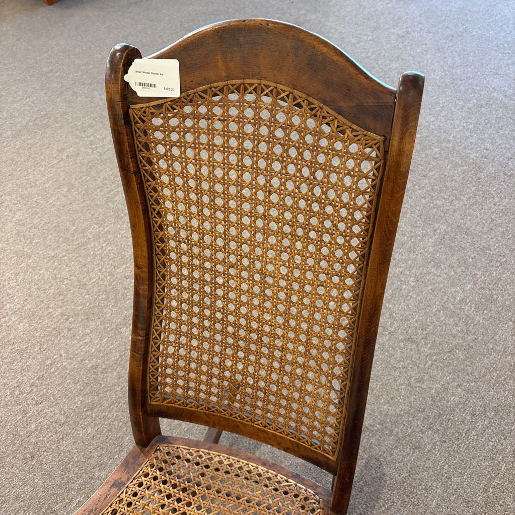Small Wicker Rocker U ACCENT CHAIRS