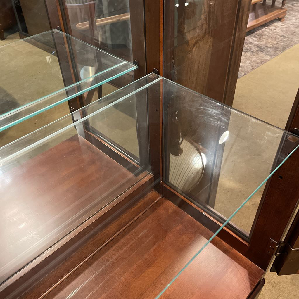 Ethan Allen Glass Two Door Cabinet w/ Lighting & Bottom Doors